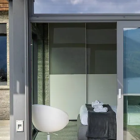 Nicolette - By Lovecomo * Menaggio