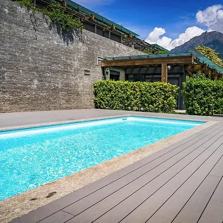 Nicolette - By Lovecomo